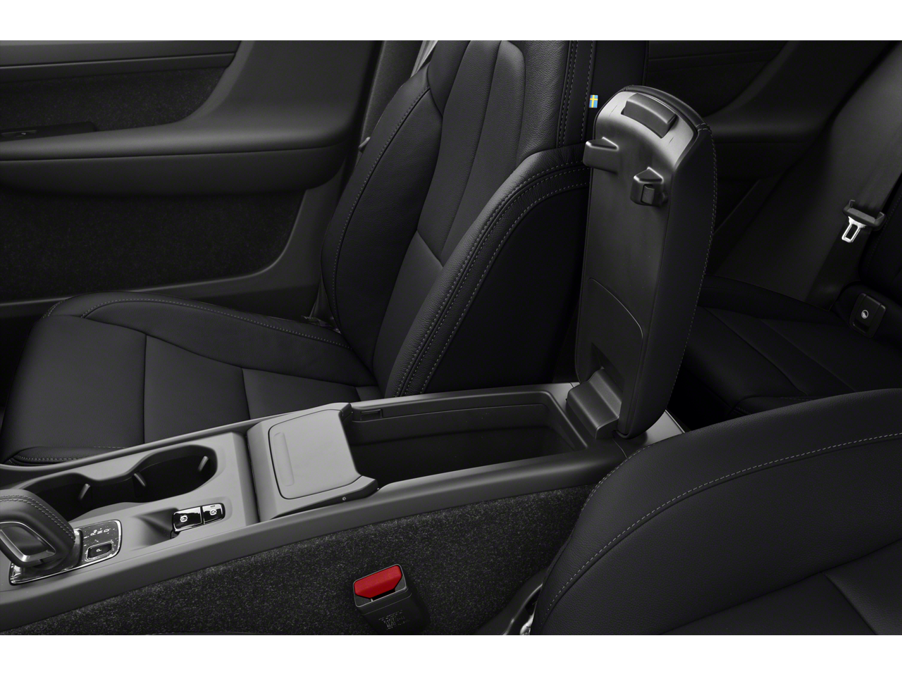 Used 2020 Ice White Volvo Momentum image 42