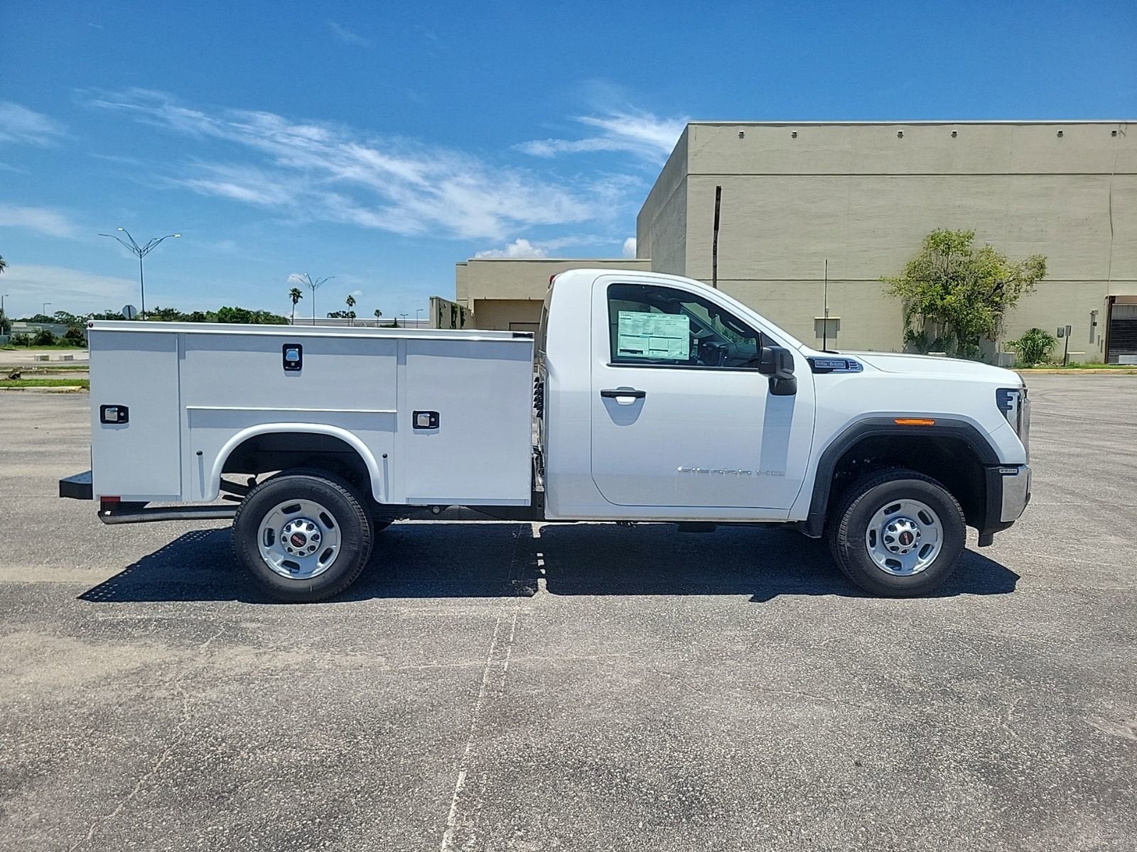 View vehicle photo 4
