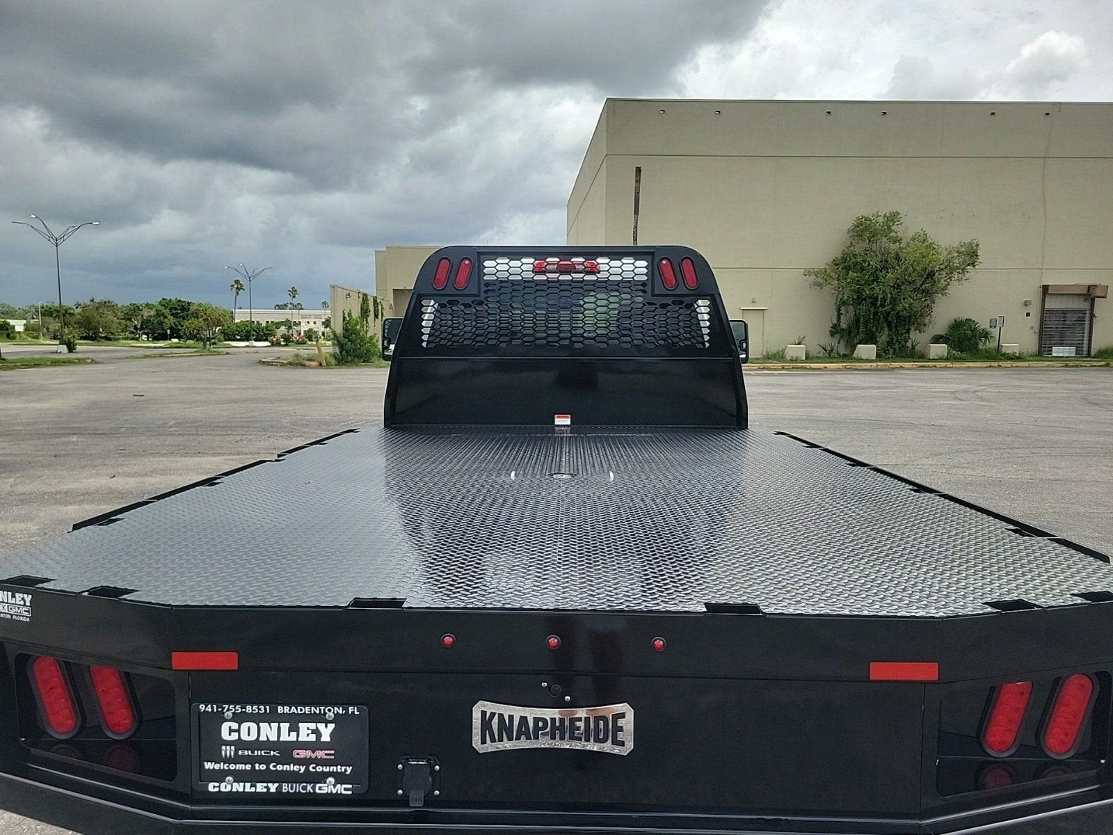 View vehicle photo 6