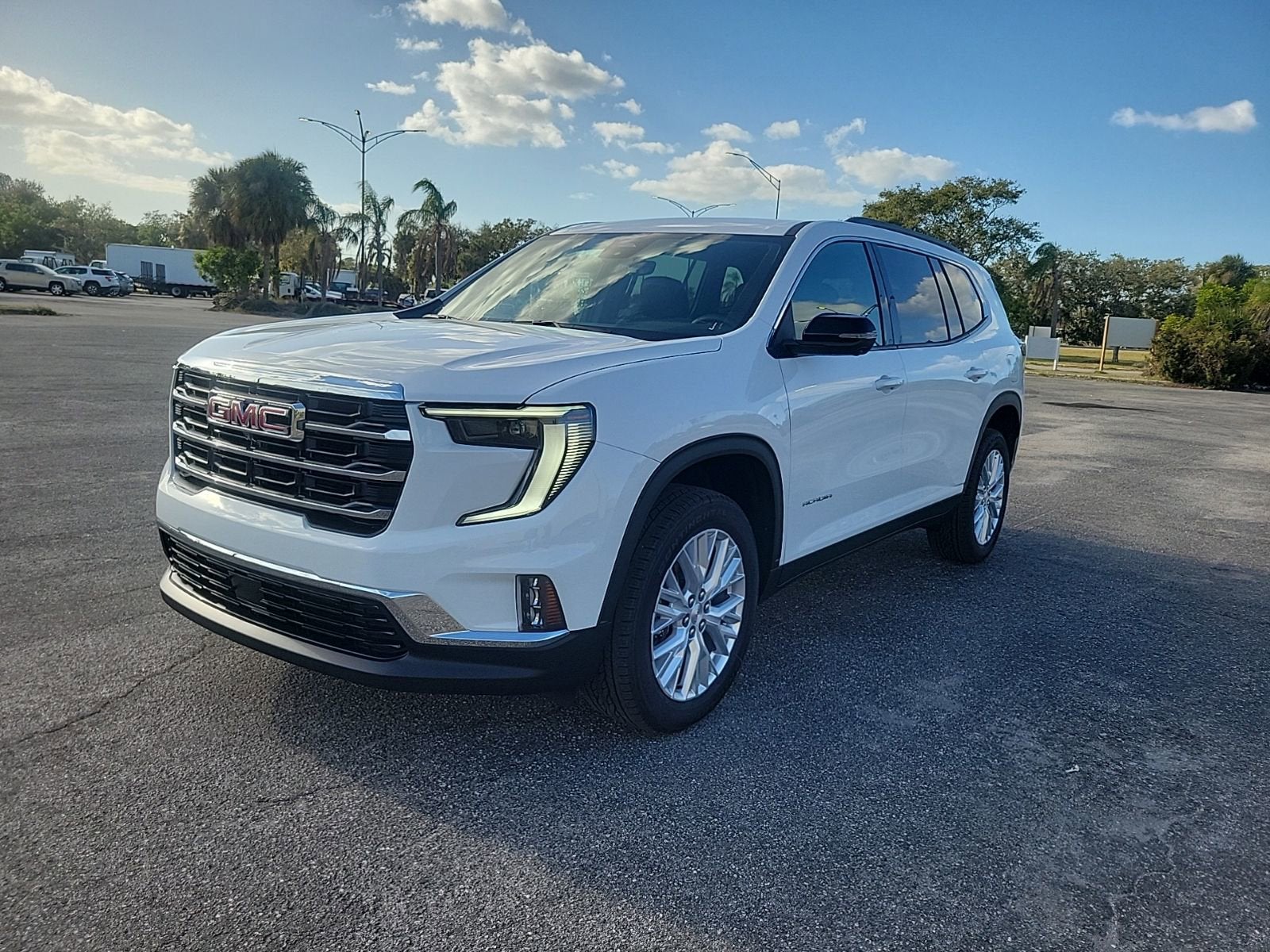 View vehicle photo 2