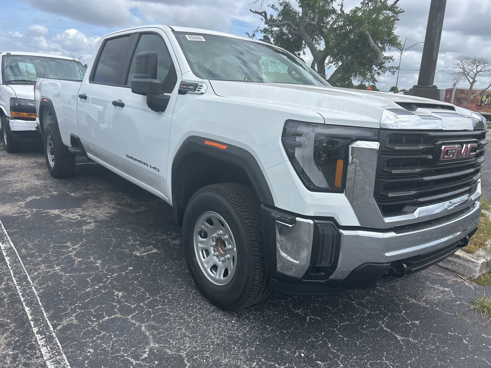 View vehicle photo 3