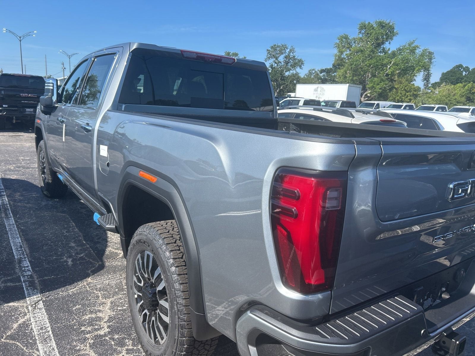 View vehicle photo 5
