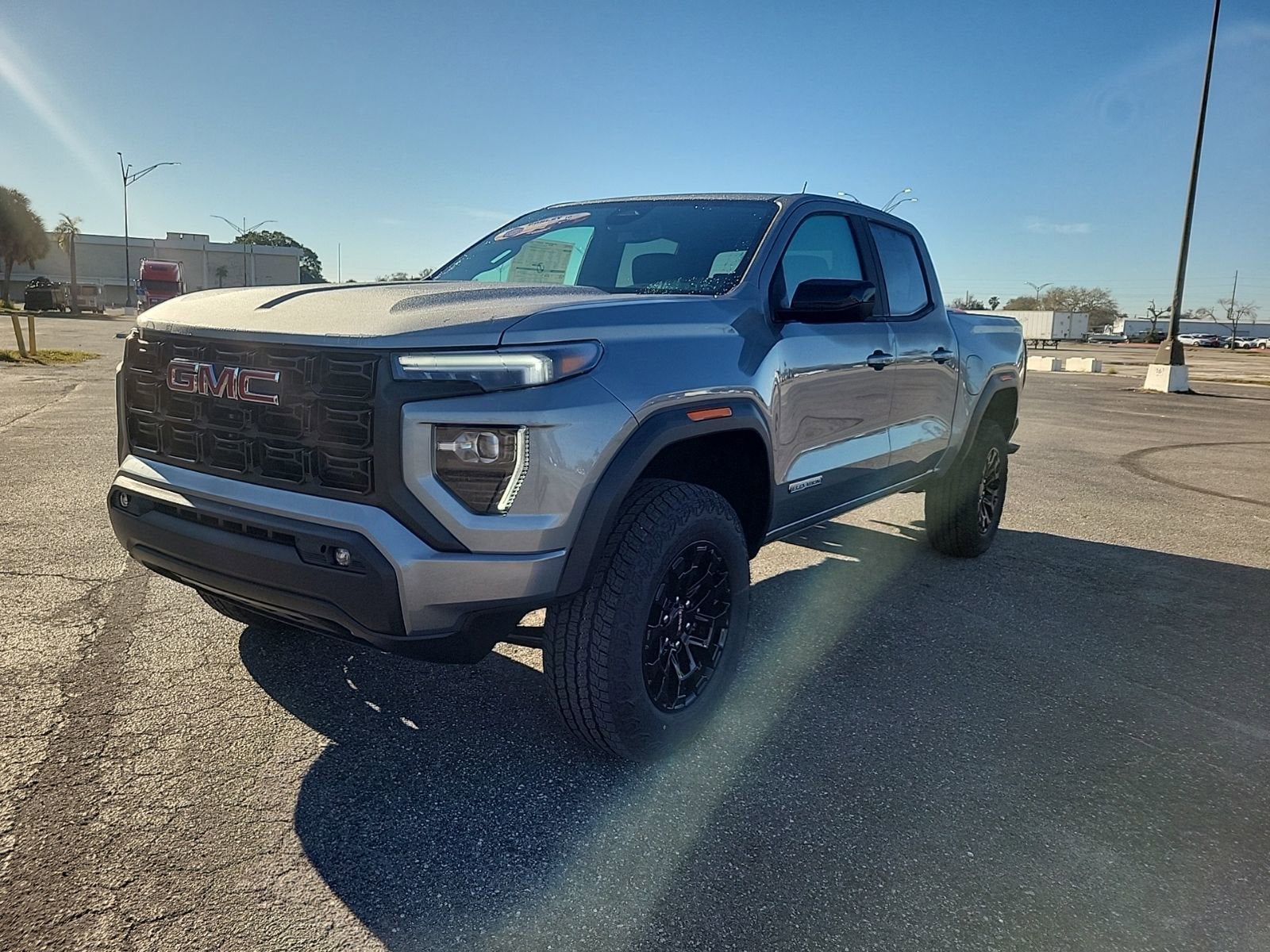 View vehicle photo 3