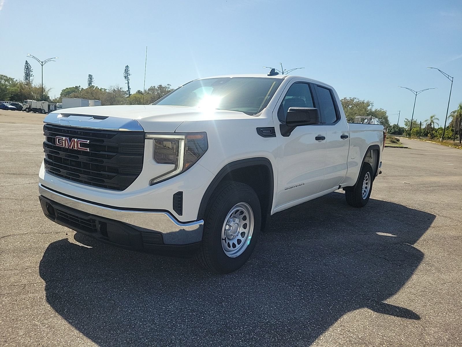 View vehicle photo 2
