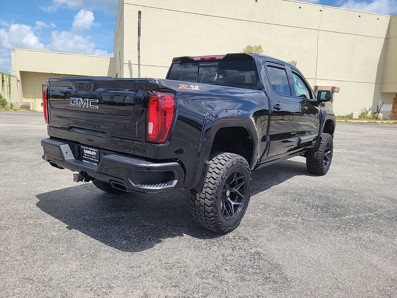 View vehicle photo 5