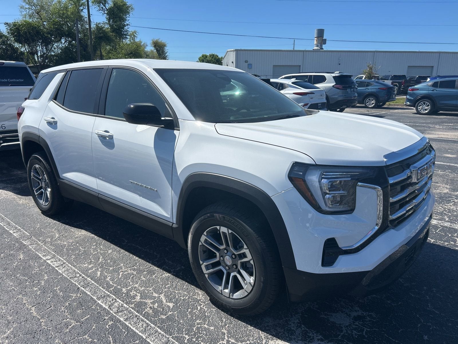 View vehicle photo 3