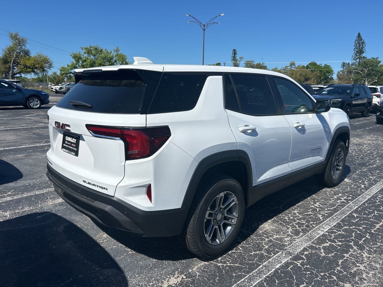 View vehicle photo 4