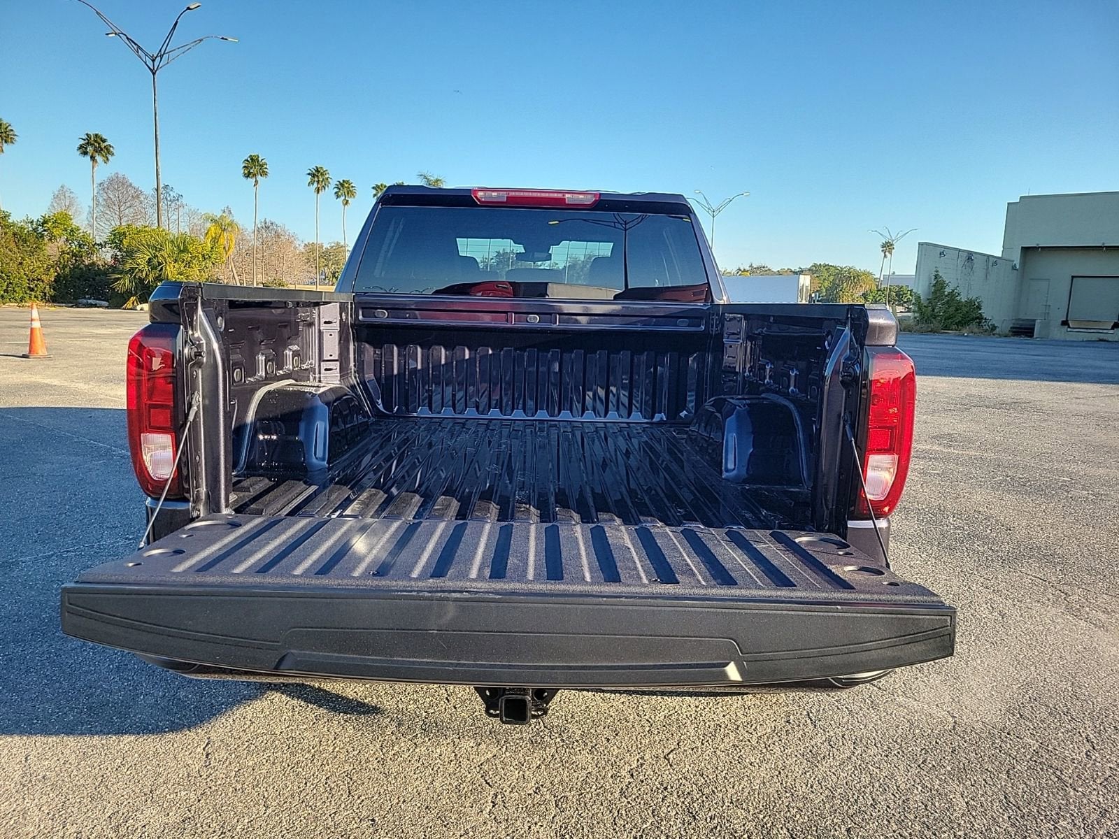 View vehicle photo 7