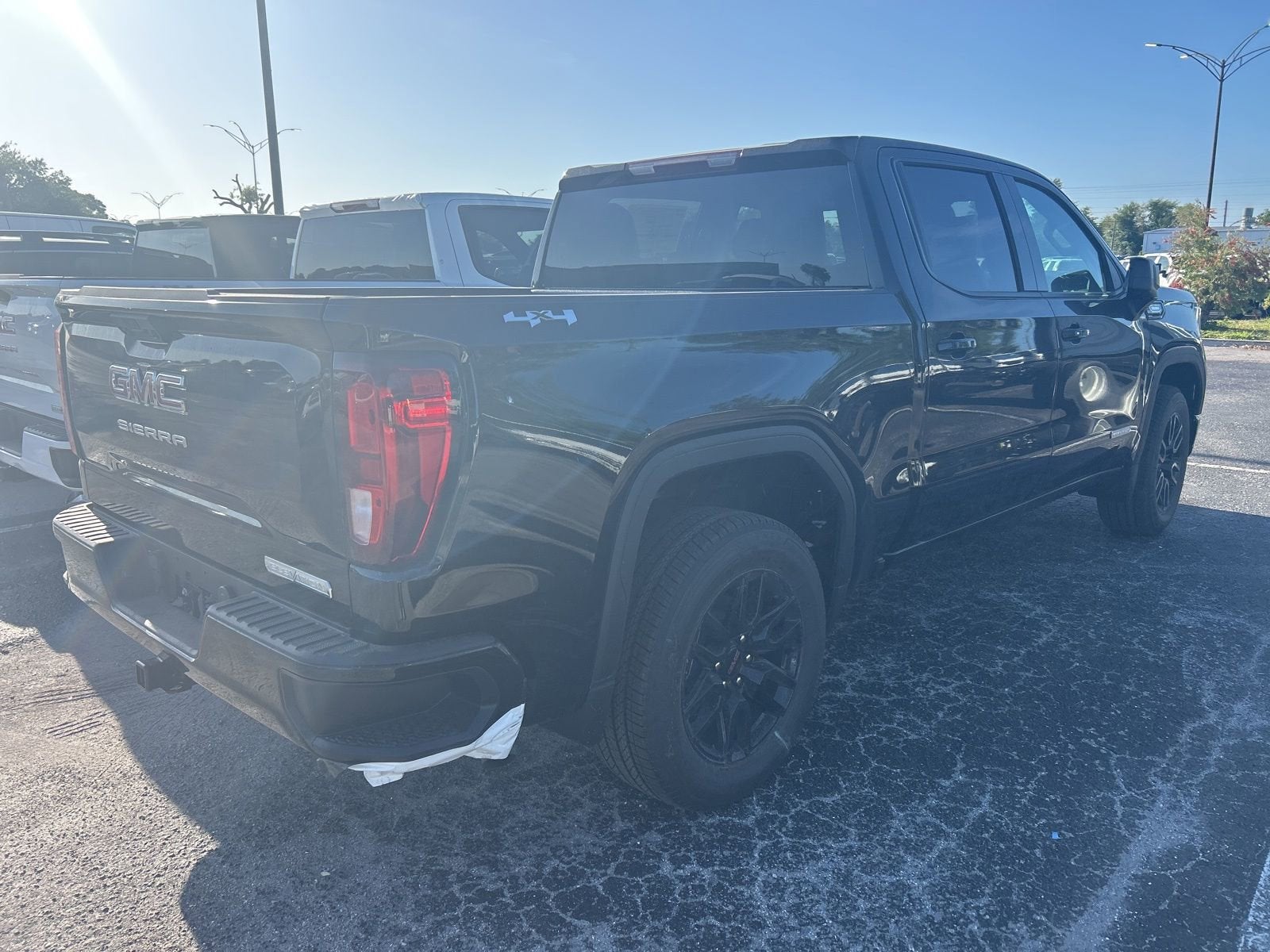 View vehicle photo 4