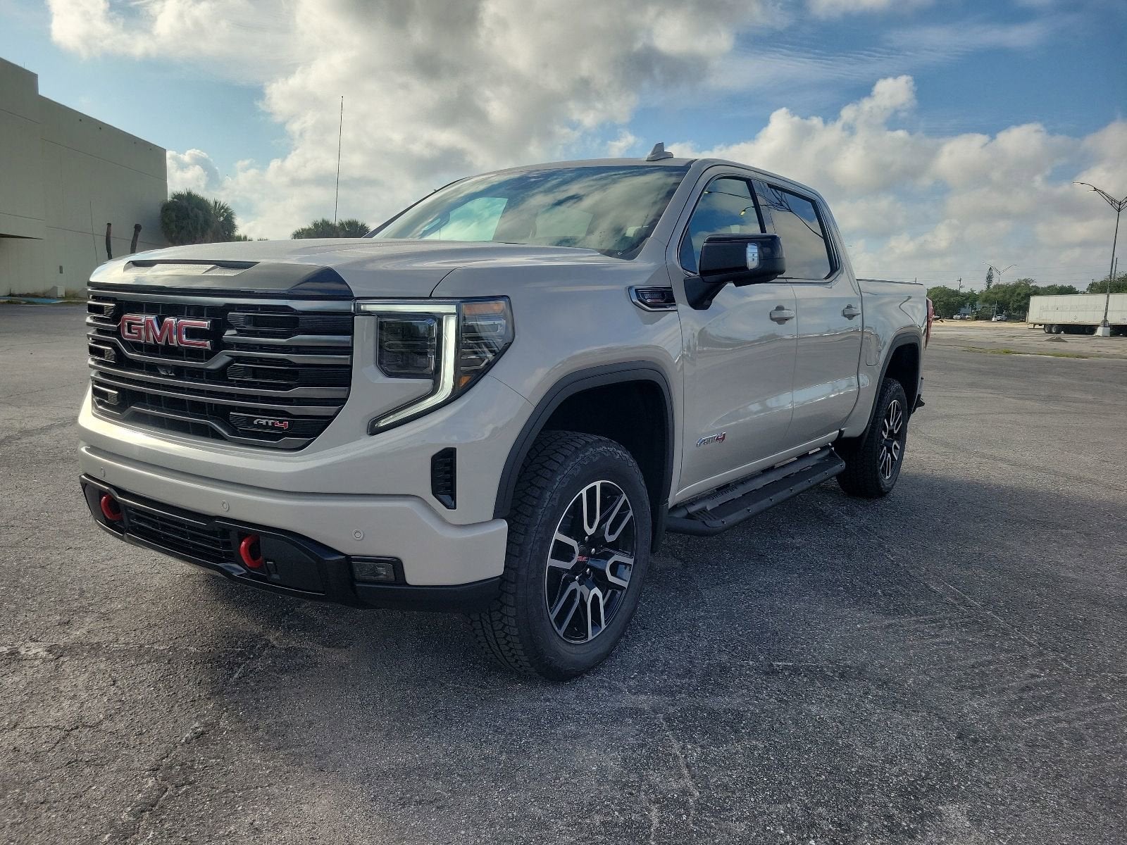 View vehicle photo 2