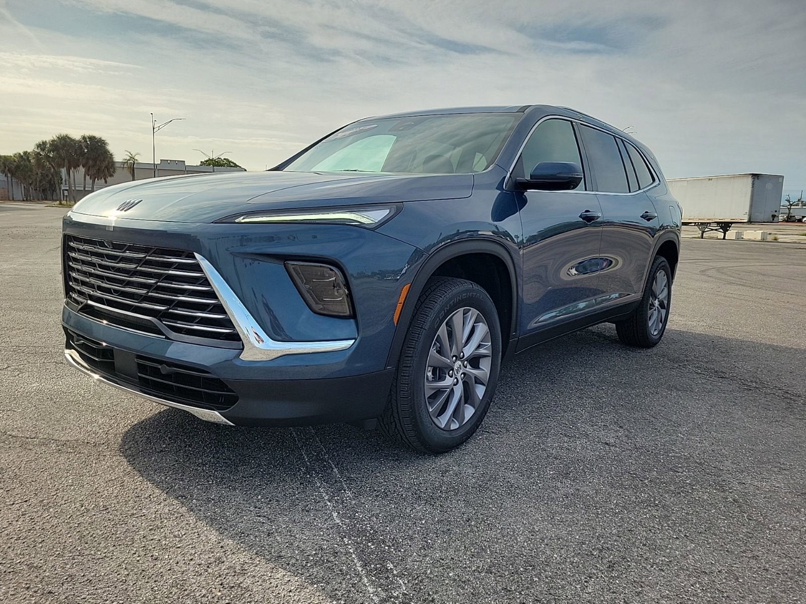 View vehicle photo 2