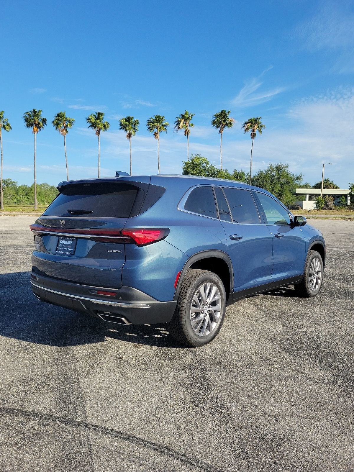 View vehicle photo 3