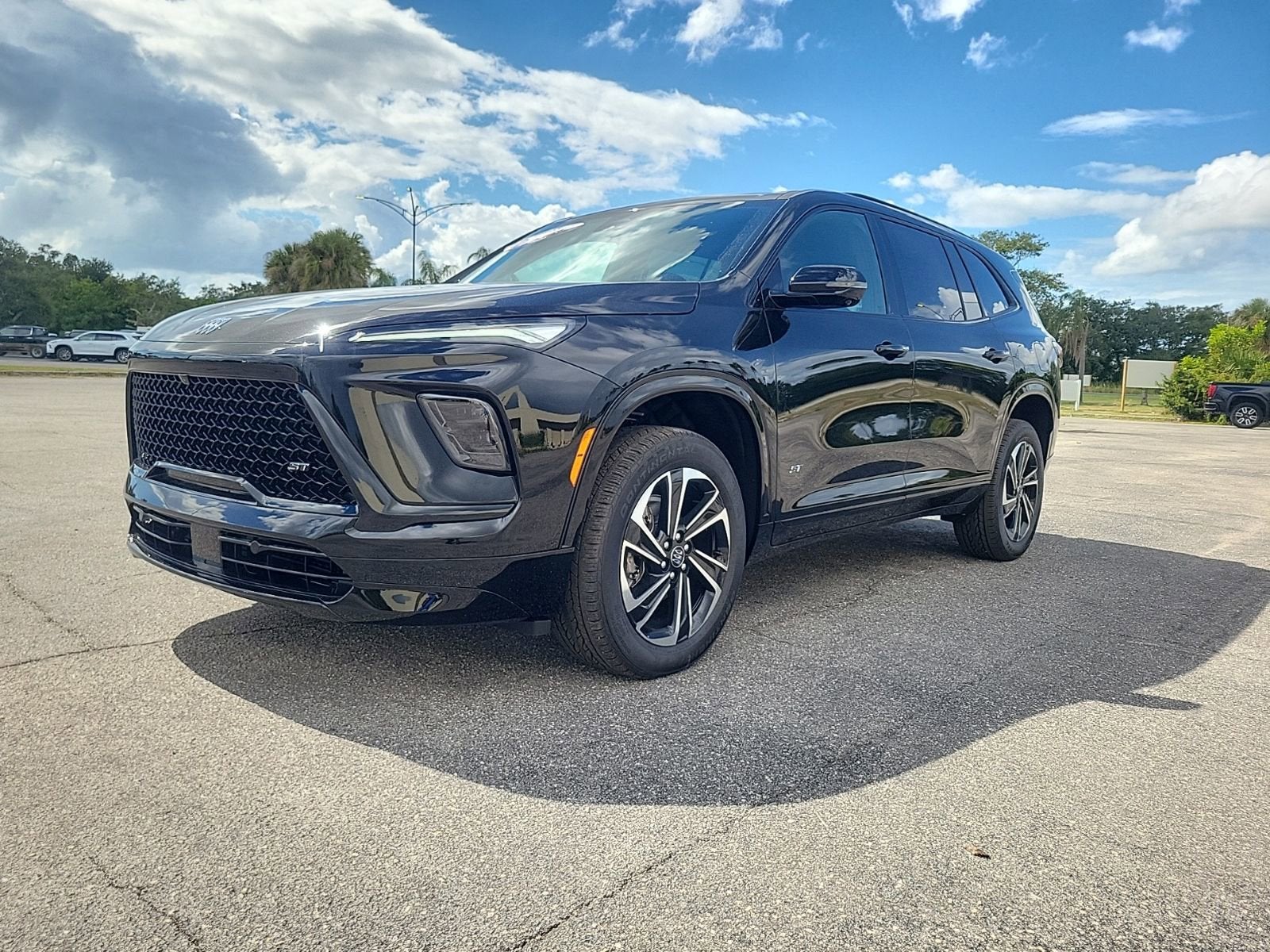 View vehicle photo 2