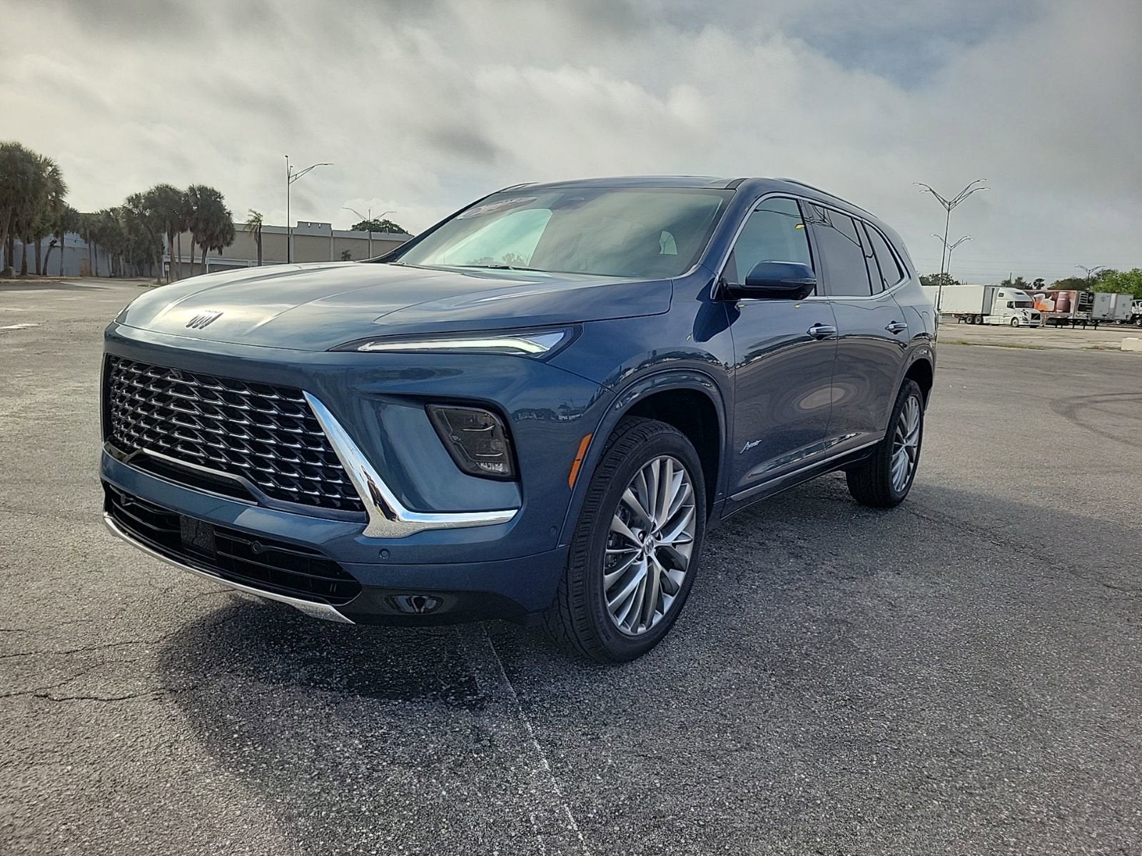 View vehicle photo 2