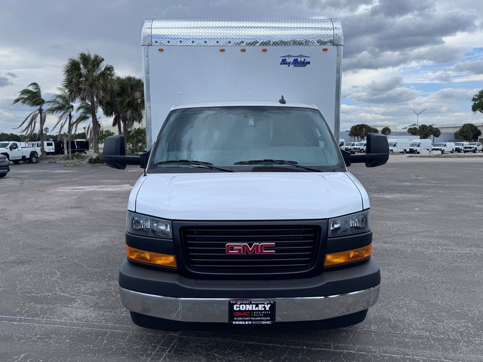 View vehicle photo 3