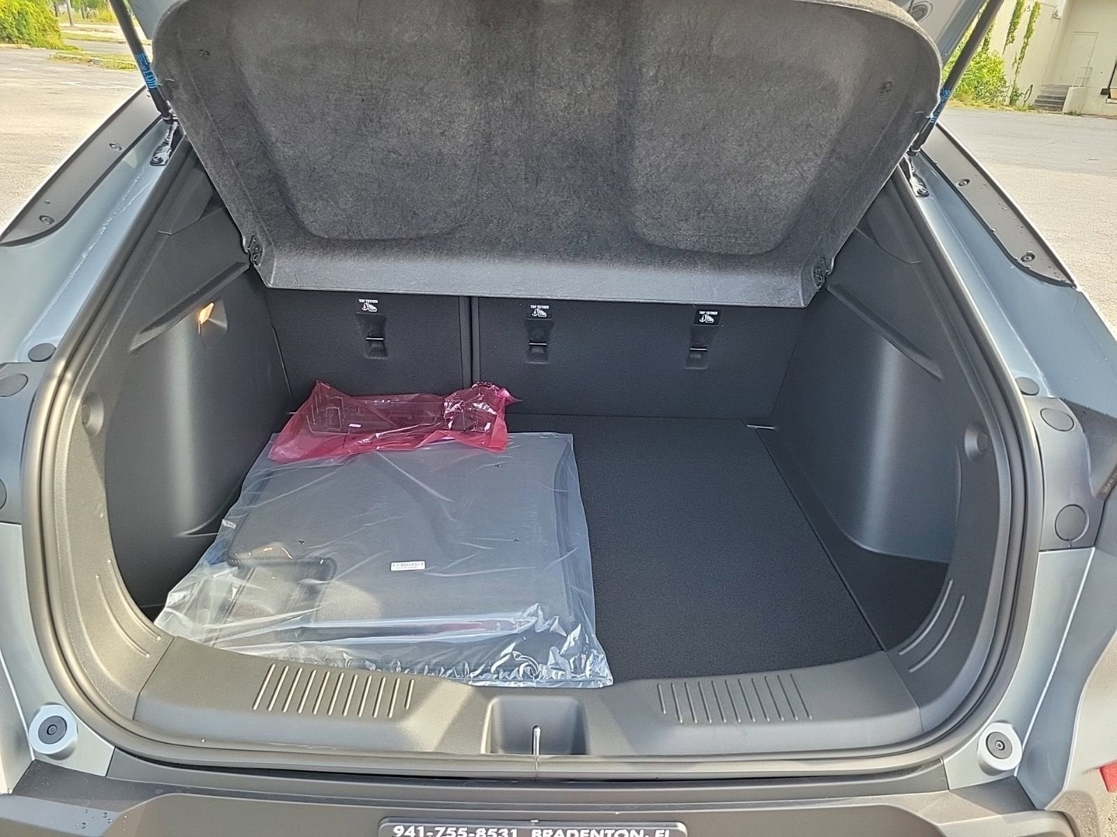 View vehicle photo 7
