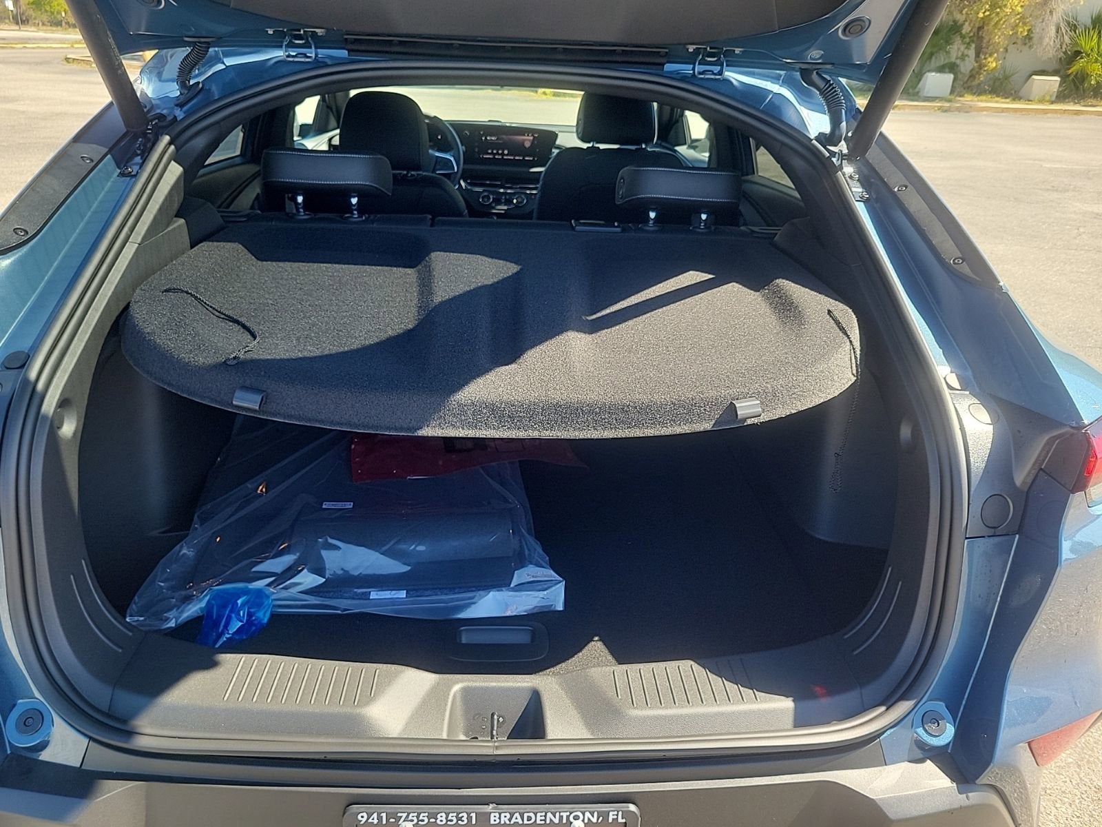 View vehicle photo 7