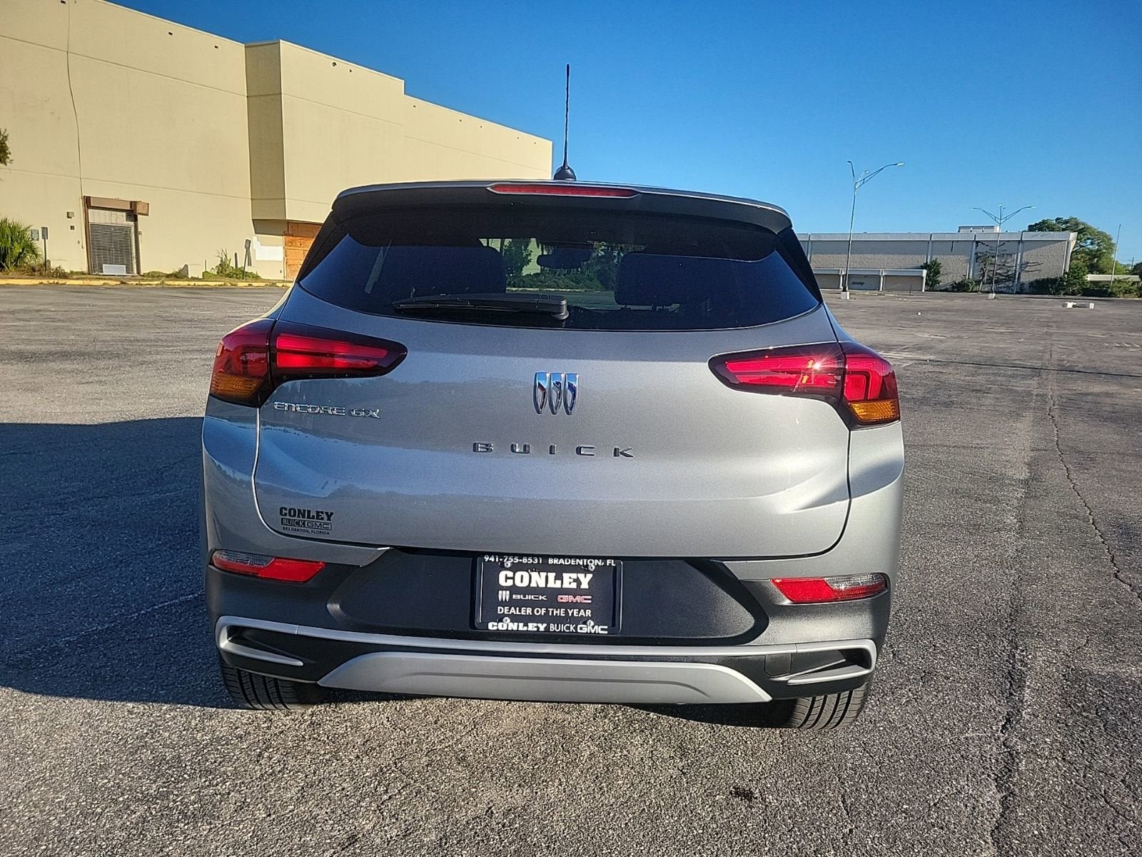 View vehicle photo 6