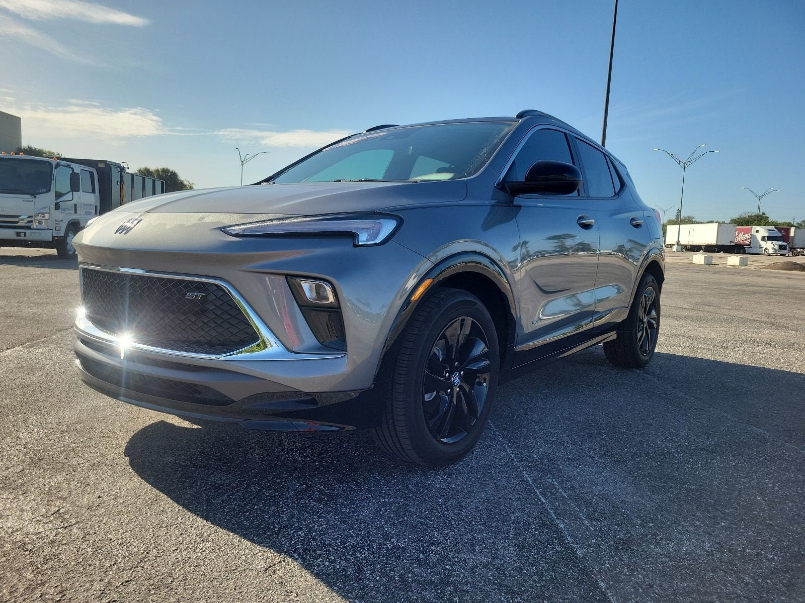 View vehicle photo 2