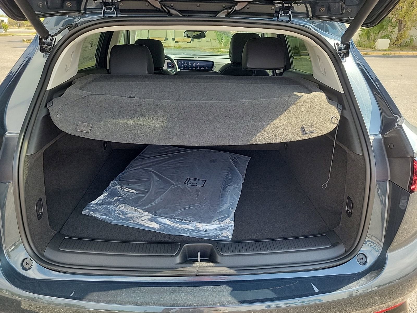 View vehicle photo 7