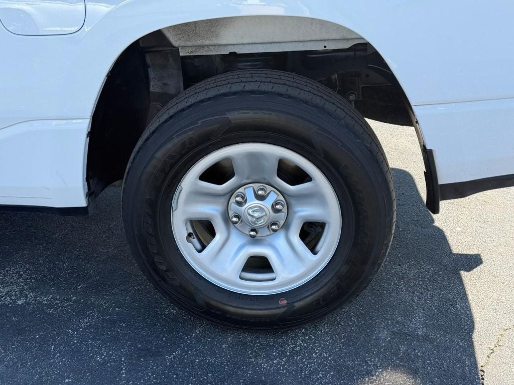 View vehicle photo 6