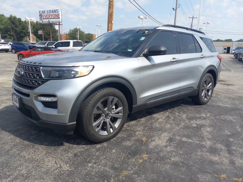 Iconic Silver Metallic 2021 Ford Explorer SUV / Crossover Rear-Wheel Drive Automatic