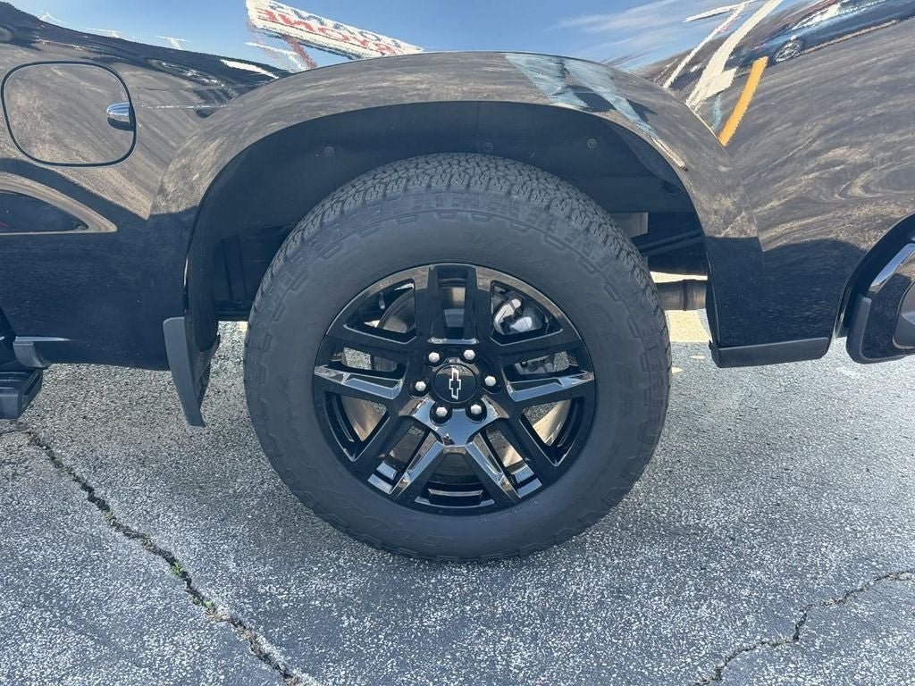 View vehicle photo 6