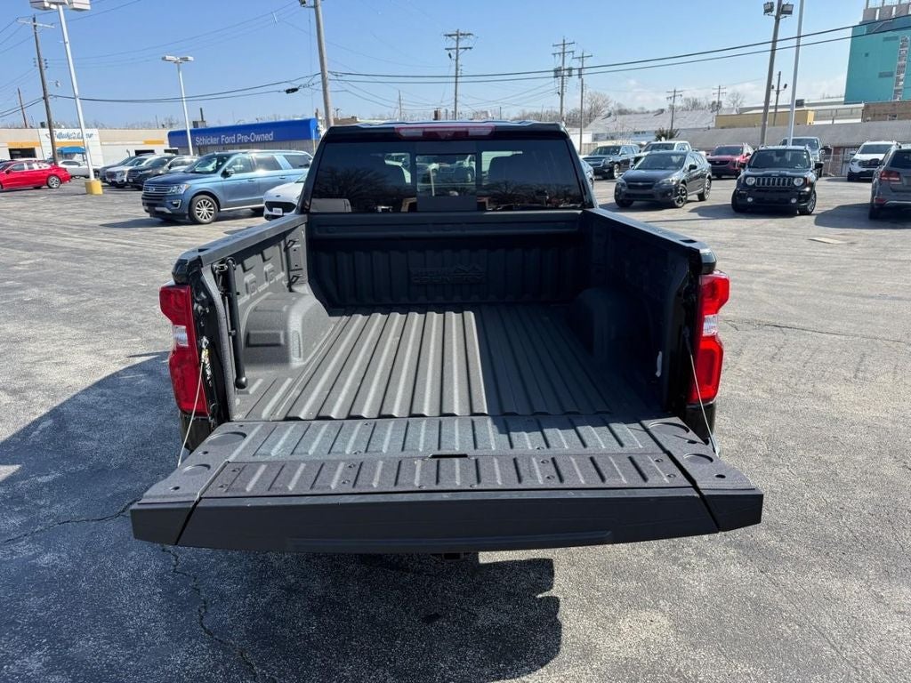 View vehicle photo 7