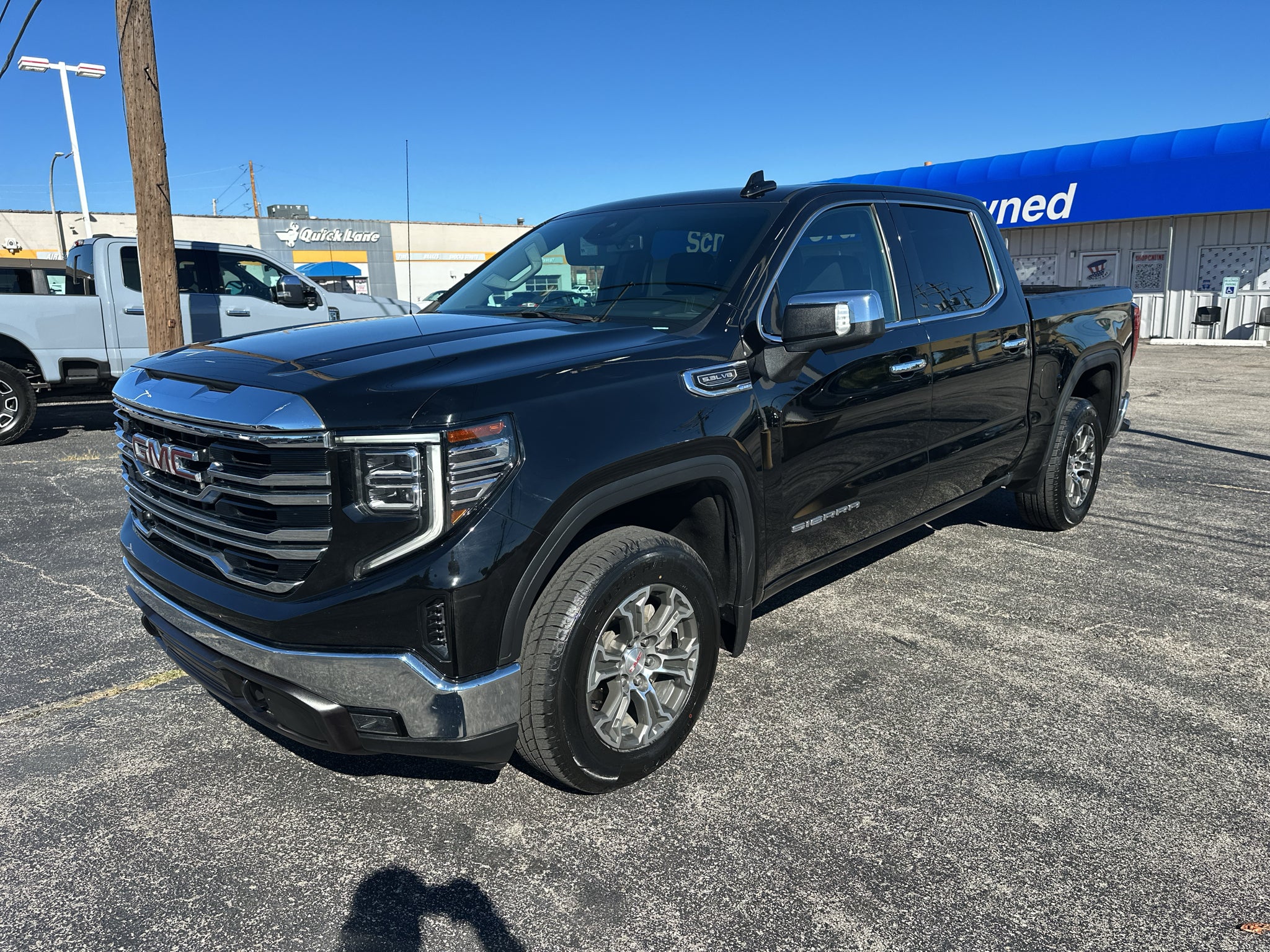 2025 GMC Sierra 1500 SLT Crew Cab 4WD