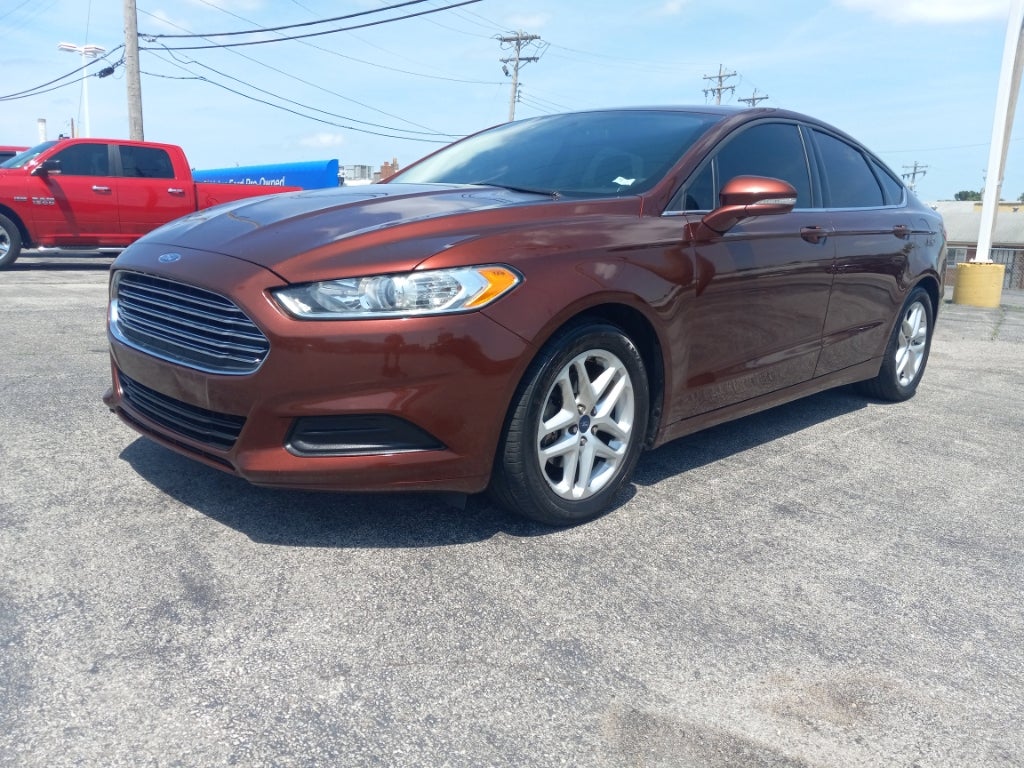  2016 Ford Fusion SE   