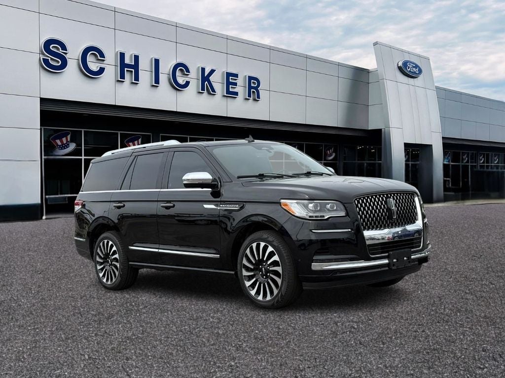 Infinite Black Metallic Clearcoat 2023 Lincoln Navigator SUV / Crossover Four-Wheel Drive 10-Speed Automatic