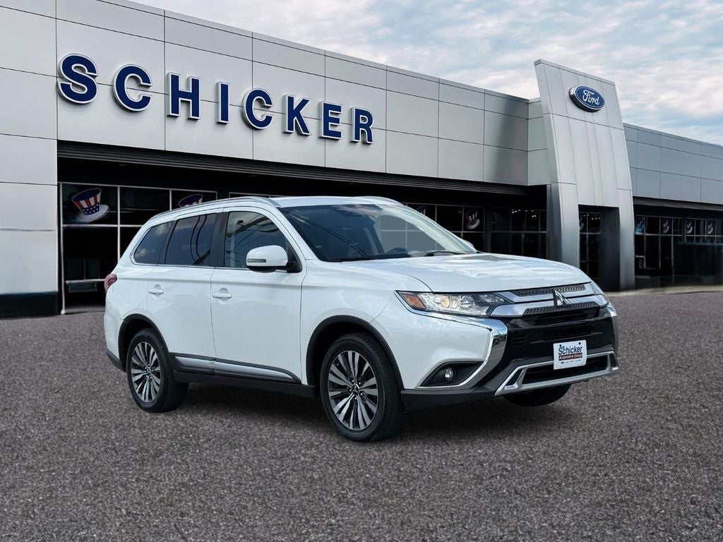 Pearl White 2020 Mitsubishi Outlander SUV / Crossover  Continuously Variable Transmission