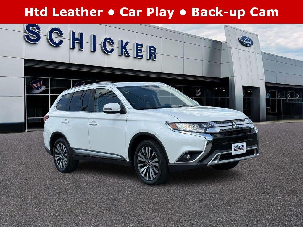 Pearl White 2020 Mitsubishi Outlander SUV / Crossover  Continuously Variable Transmission