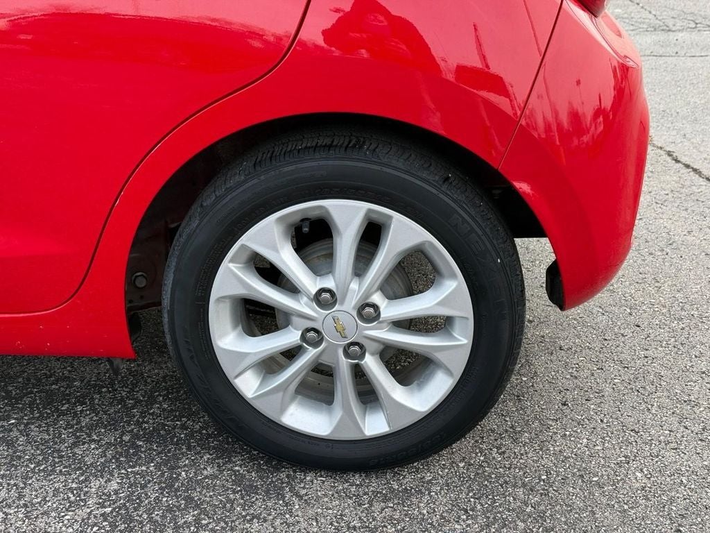 View vehicle photo 6