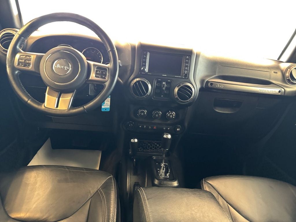 Used 2018 Rhino Clearcoat Jeep Sahara image 12