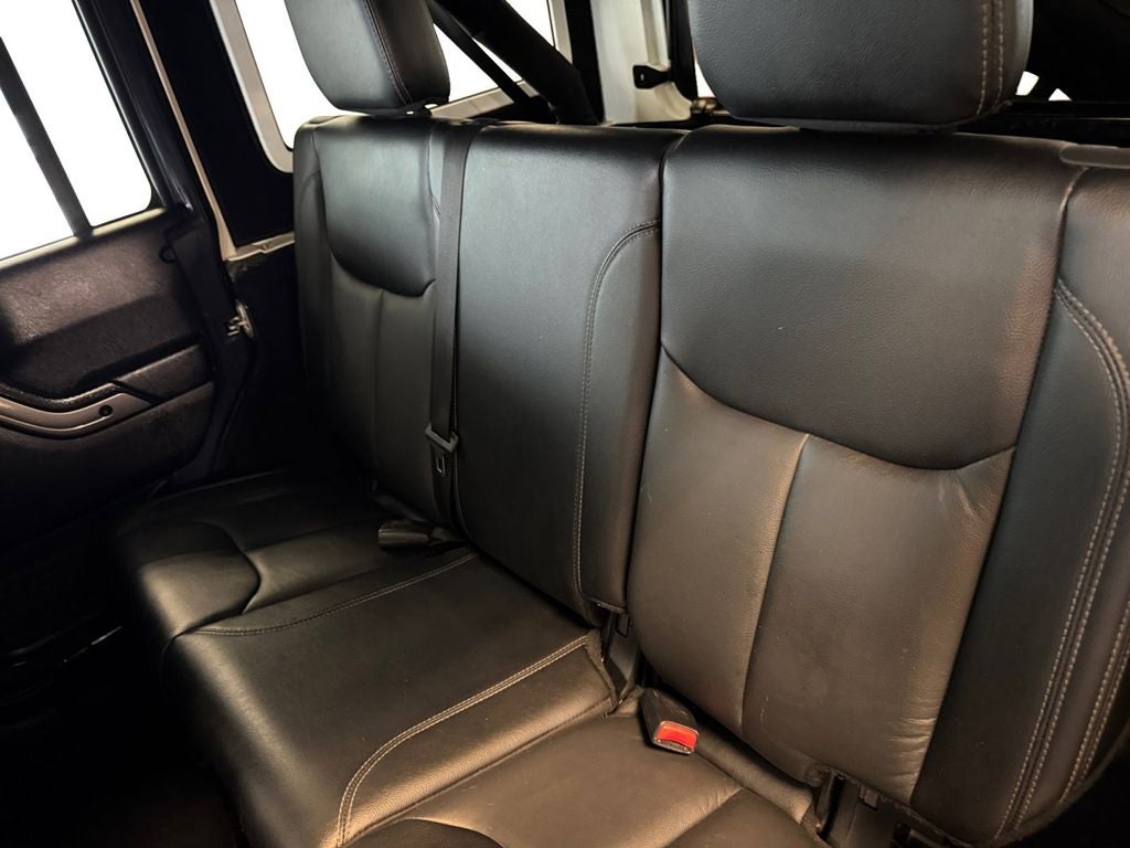 Used 2018 Rhino Clearcoat Jeep Sahara image 16