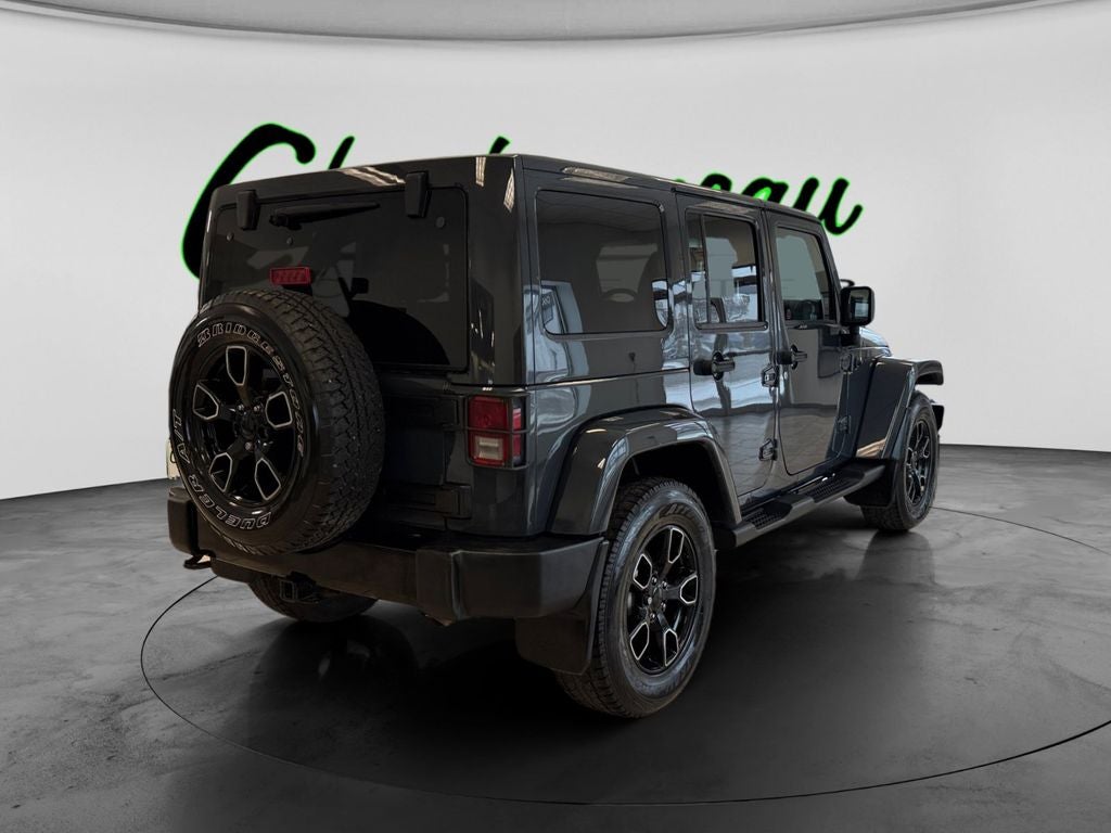 Used 2018 Rhino Clearcoat Jeep Sahara image 5