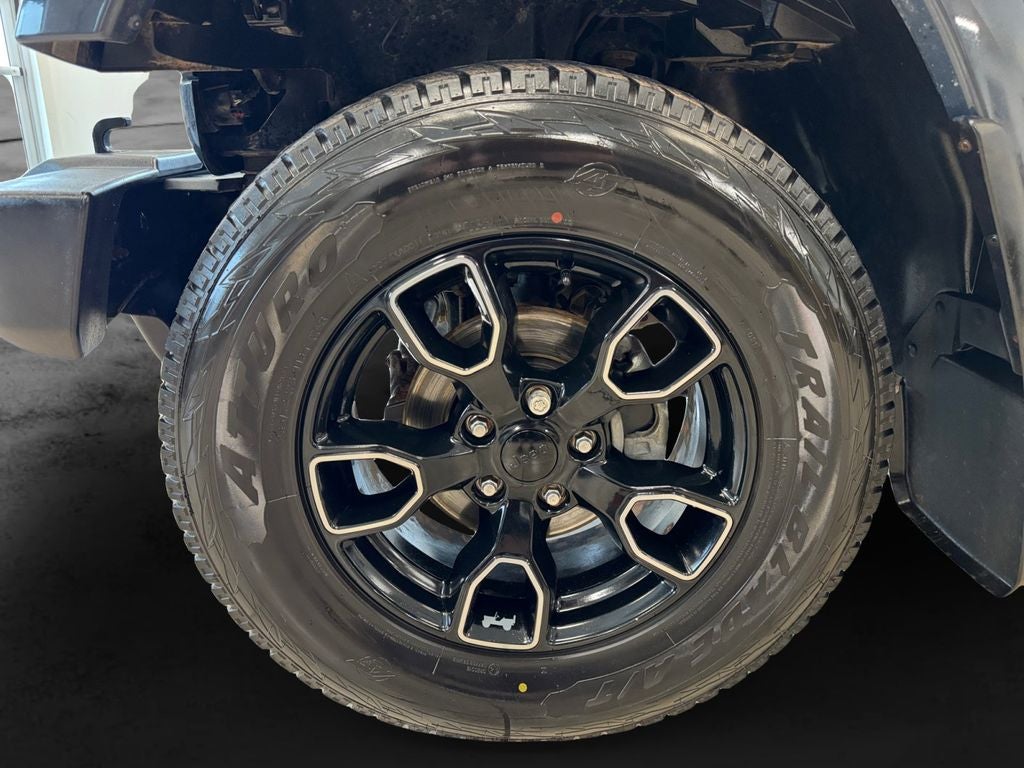 Used 2018 Rhino Clearcoat Jeep Sahara image 9