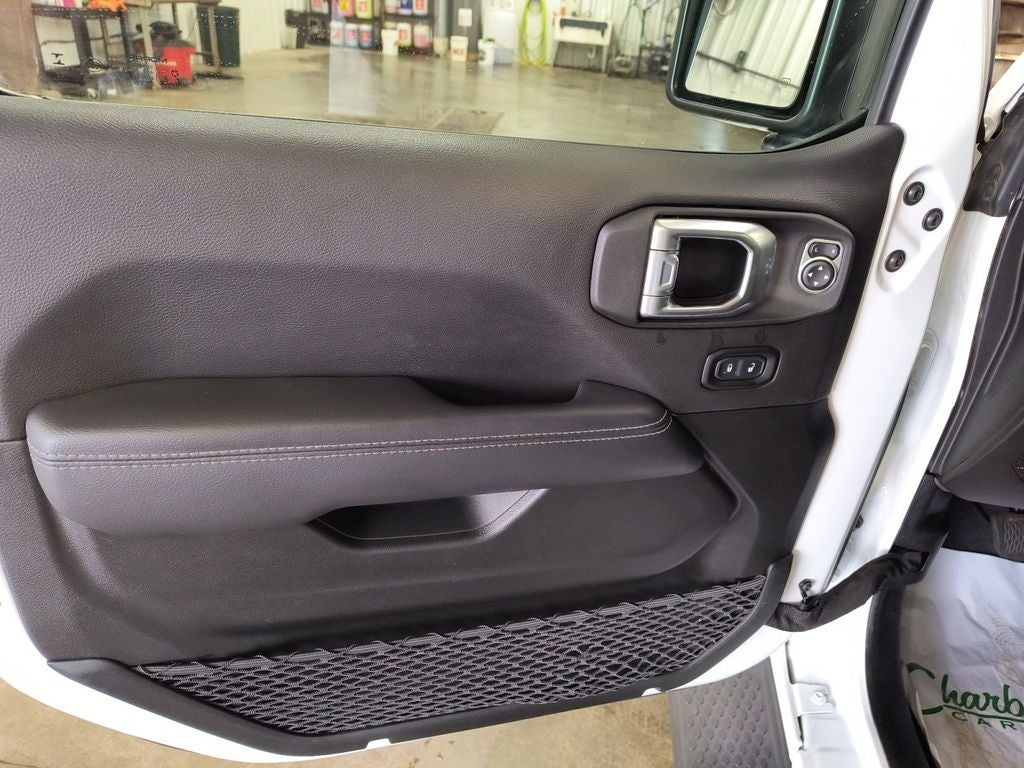 Used 2022 Bright White Clearcoat Jeep Unlimited Sahara 4x4 image 11