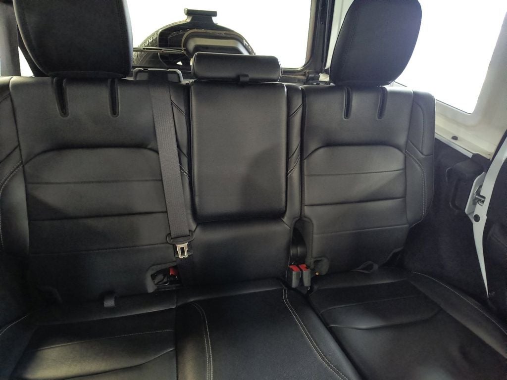 Used 2022 Bright White Clearcoat Jeep Unlimited Sahara 4x4 image 18