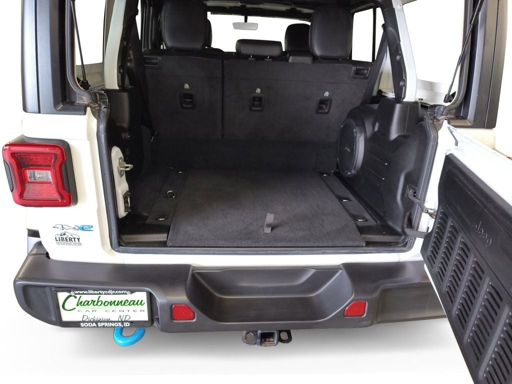 Used 2022 Bright White Clearcoat Jeep Unlimited Sahara 4x4 image 19