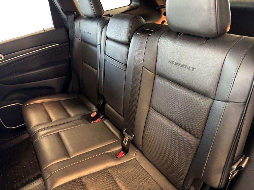 Used 2018 Bright White Clearcoat Jeep Summit 4x4 image 16