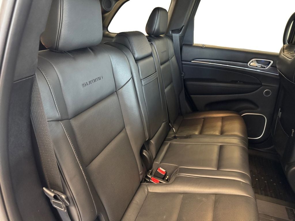 Used 2018 Bright White Clearcoat Jeep Summit 4x4 image 18