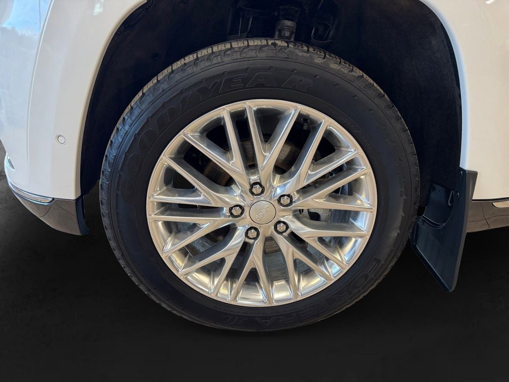 Used 2018 Bright White Clearcoat Jeep Summit 4x4 image 9