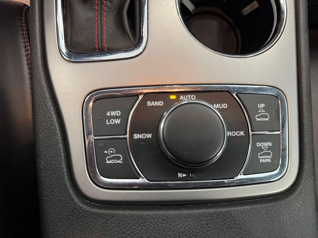 Used 2017 Velvet Red Pearlcoat Jeep Trailhawk 4x4 image 25