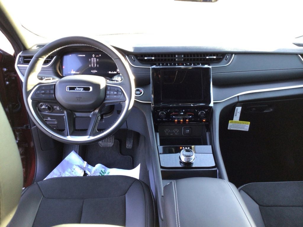 New 2025 Velvet Red Pearl-Coat Exterior Paint Jeep GRAND CHEROKEE ALTITUDE X 4X4 image 12