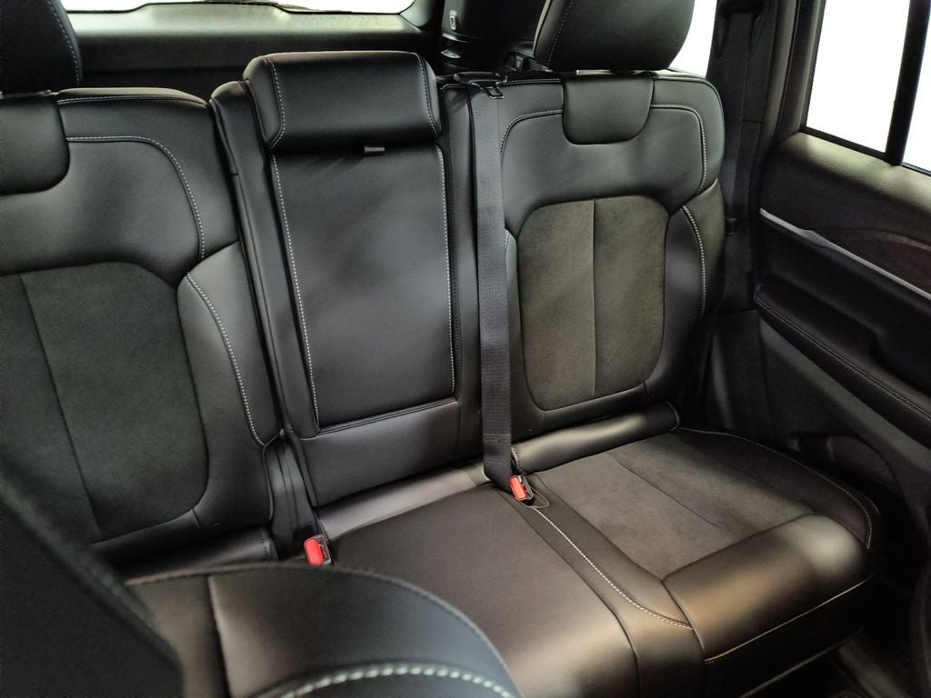 New 2026 Baltic Gray Metallic Clear-Coat Exterior Paint Jeep GRAND CHEROKEE LAREDO ALTITUDE 4X4 image 18