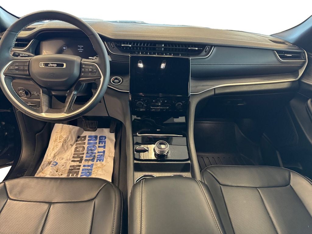 Used 2024 Midnight Sky Jeep Limited 4x4 image 12