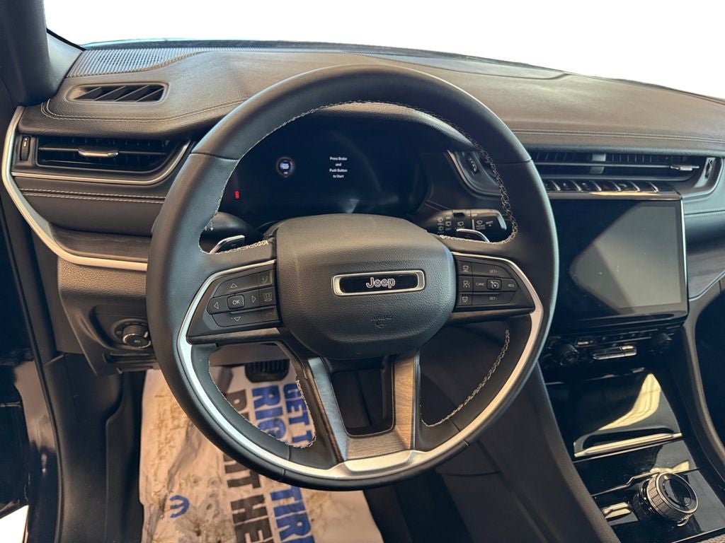 Used 2024 Midnight Sky Jeep Limited 4x4 image 13