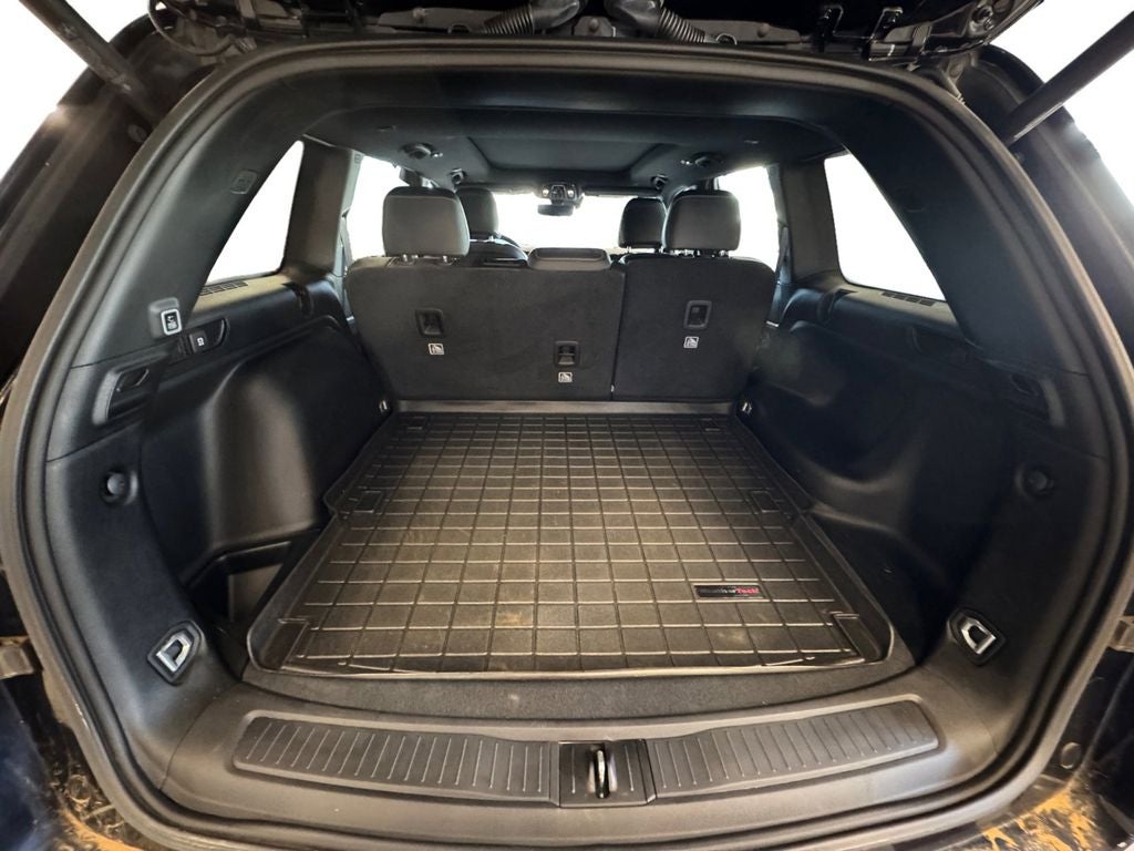 Used 2024 Midnight Sky Jeep Limited 4x4 image 19